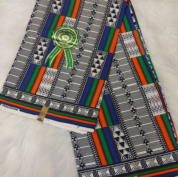 High quality 100% Africa print cotton fabric. Each Africa - Picture 15 of 16